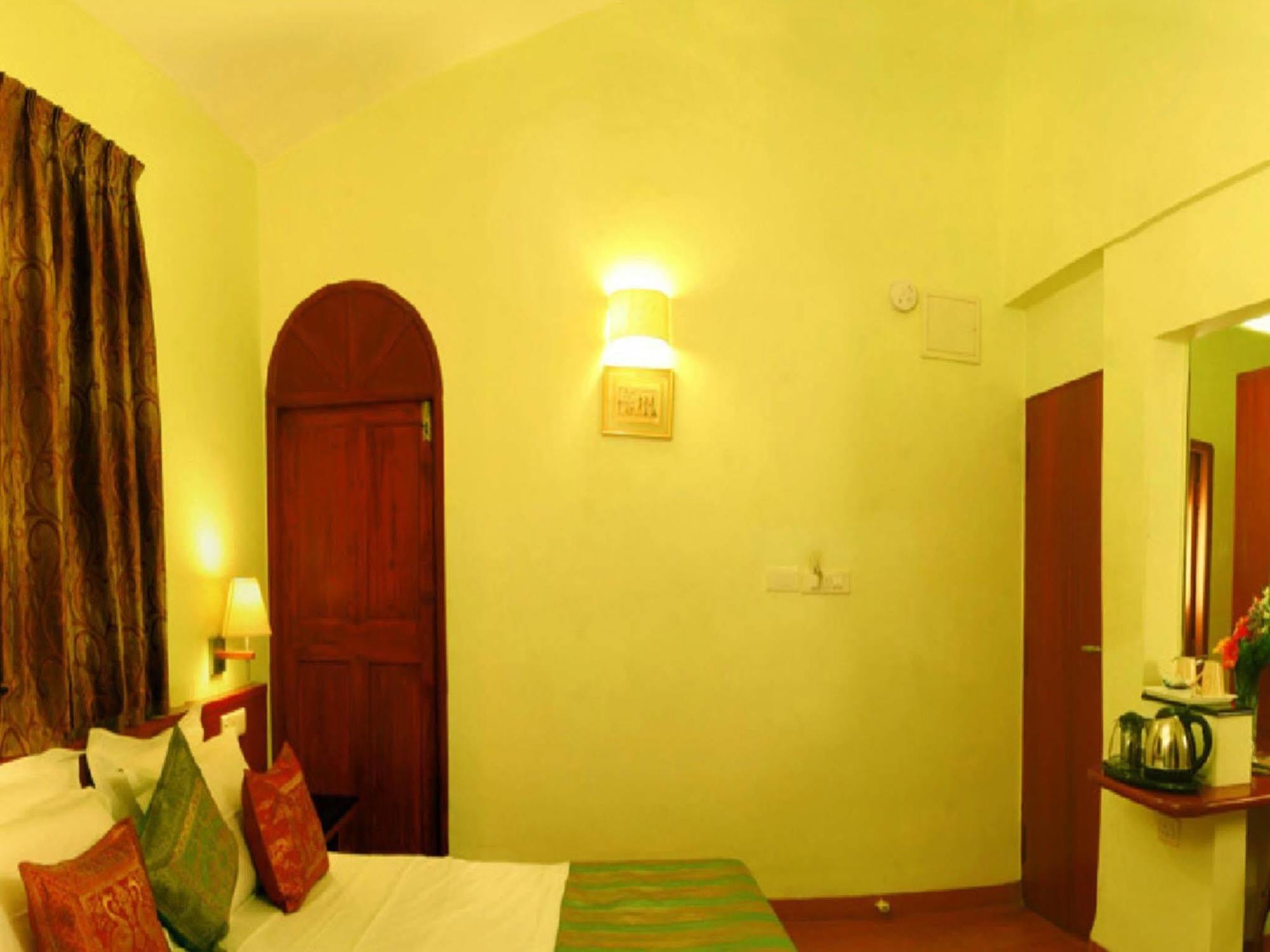 Lambana Resort Calangute Extérieur photo
